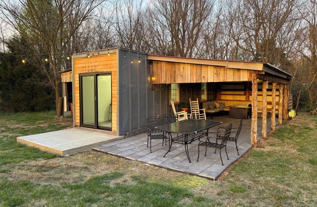 Modern Glamping Cabin in Springfield with king bed and AC on 3 private acres.