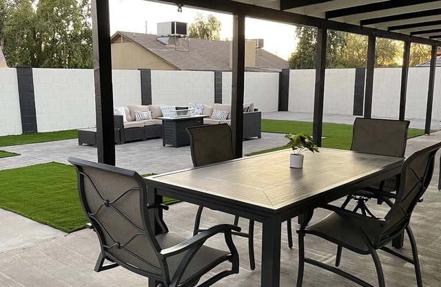 Modern Glendale Home, 5 minutes Away From State Farm Stadium