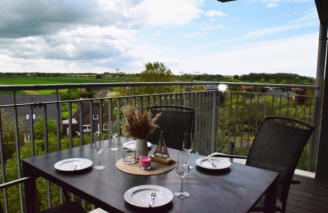 Modern, high-quality vacation apartment, sauna, large balcony, close to the beach