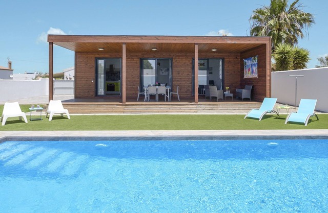 Modern Holiday Home 'Casa Toria' with Private Pool, Air Conditioning