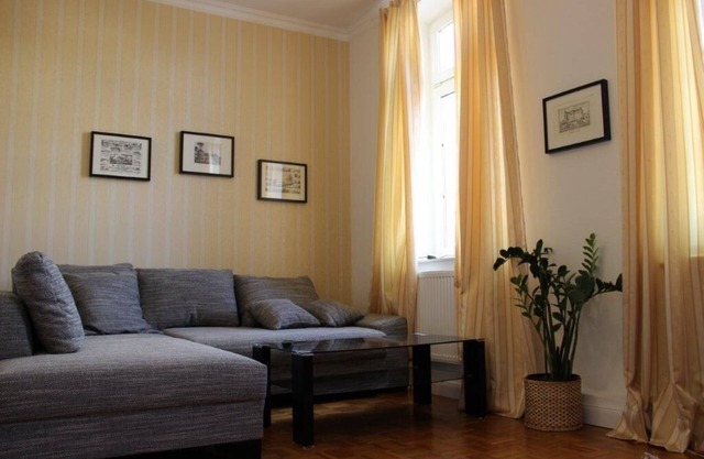 MODERN HOLIDAY APARTMENT NEAR THE TRAIN STATION AND CENTER