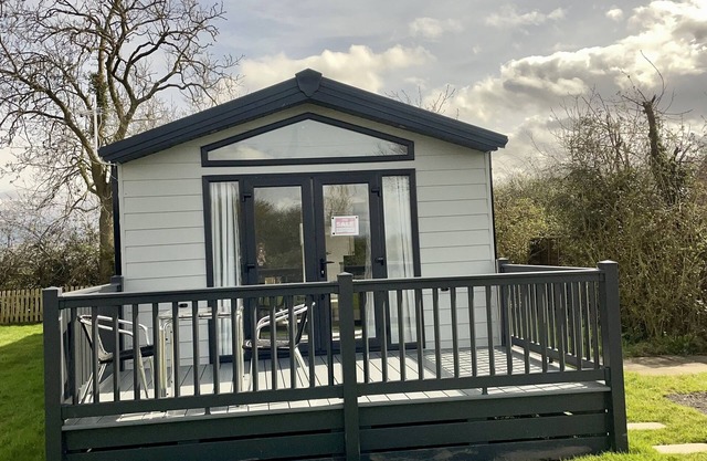 Modern homely Chalet in Tuxford