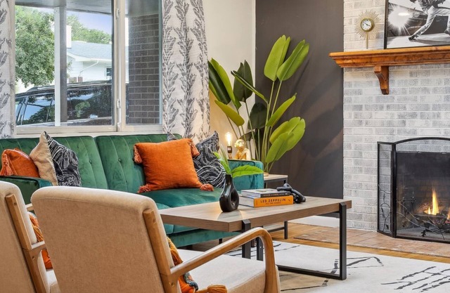 Modern Huge Family Getaway | Fire Pit | 5BD/3BA