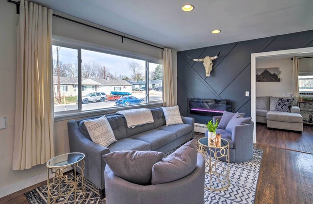 Modern Littleton Home w/Yard: Pets Welcome!