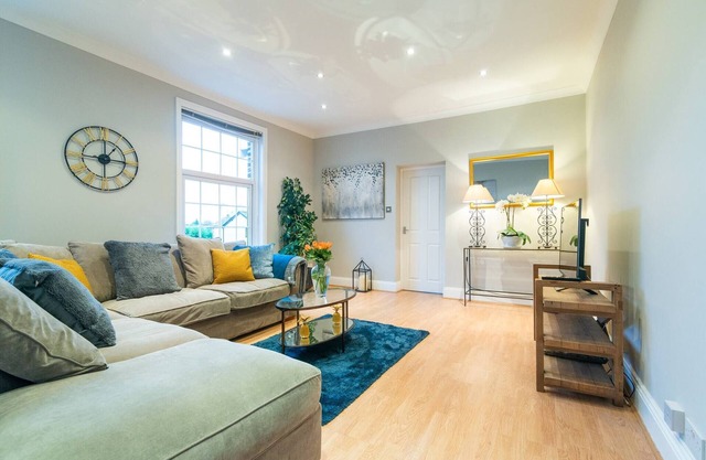 Modern Living 2 Bedroom Apartment South Wilmslow