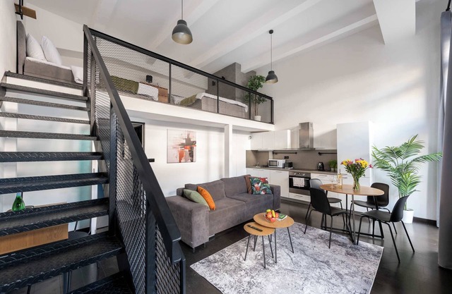 Modern Loft with Balcony Close to City Center