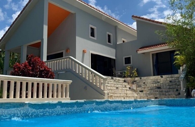 Modern luxury 4BR Sosua Villa, sea view, pool, jacuzzi, walk to beaches, town