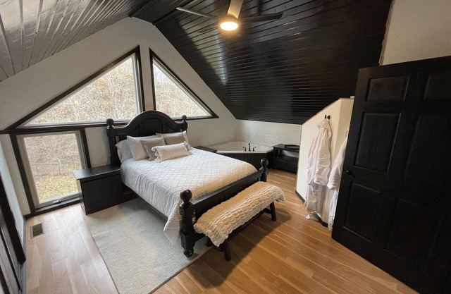 Modern luxury cabin just minutes from Downtown Viroqua.