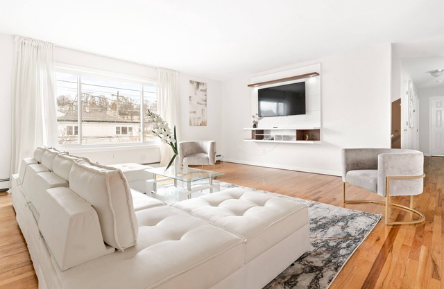 Modern Luxury Home w GameRoom & Parking