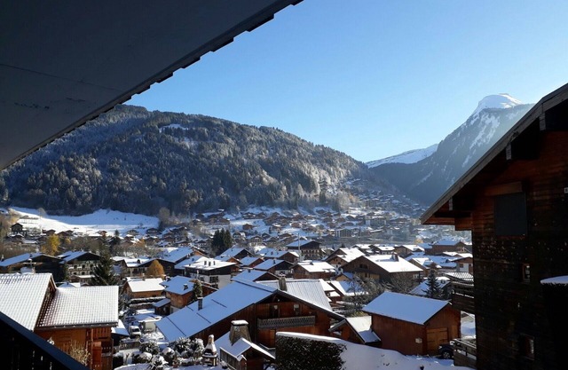 Modern, luxury studio in Morzine,1st floor, sleeps 4, centrally located