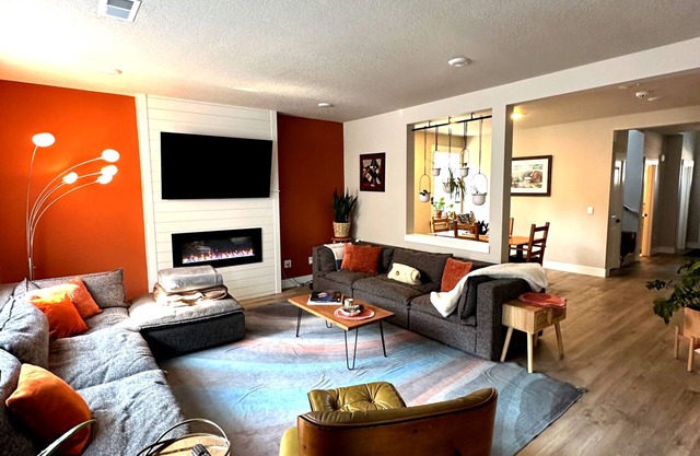 Modern Mountain 4-bedroom House in outdoorsy Bend minutes from Mt. Bachelor