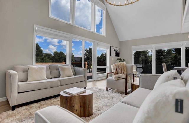 Modern Mountainside Sanctuary