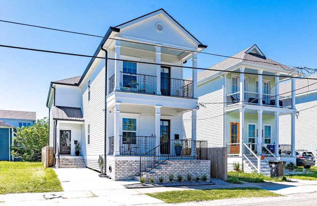 Modern NOLA Retreat: 3BR Home on Lafitte Greenway - Centrally Located Oasis