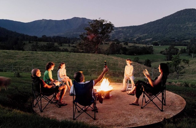 Modern off-grid getaway with spectacular views & outdoor bath. Pet friendly!