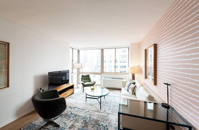 Modern One Bedroom in Centralized, Convenient Chel