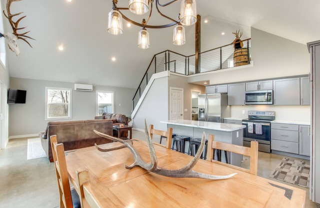 Modern Oskaloosa Cabin w/2 Acres & On-Site Trails