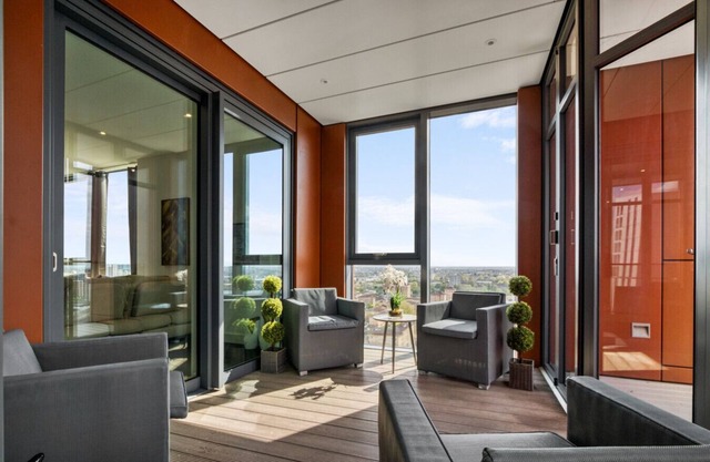Modern penthouse in nine elms