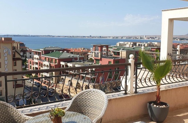 Modern Penthouse Apartment with full Sea View K&R