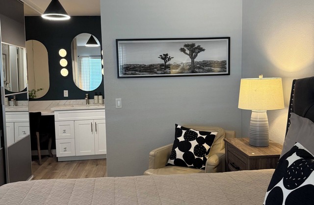 Modern & Private Corner-Unit Condo in Central Mira Mesa