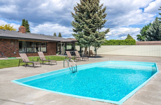 Modern Rancher Oasis I Gorgeous Pool!