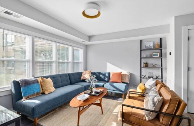 Modern Renovated Suite in Riverside