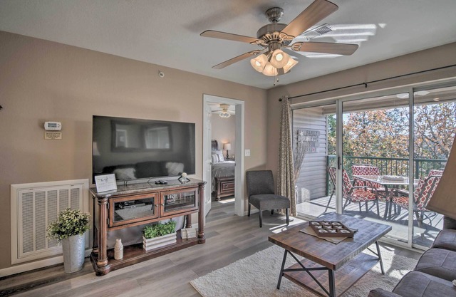 Modern Resort Condo ~ 3 Mi to Branson Landing
