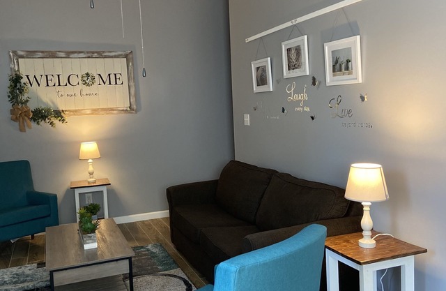 Modern rustic minutes from arena and speedway