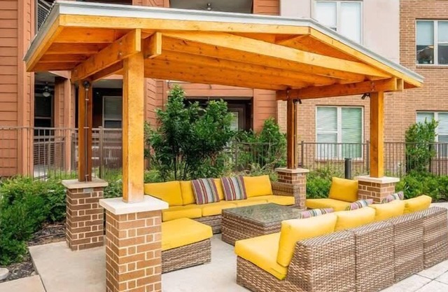 Modern SoCo CozySuites w 2 Pools! #05