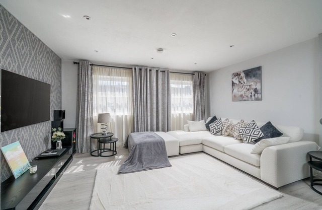 Modern South Wimbledon Stay
