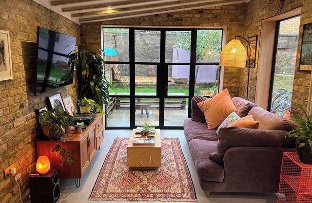 Modern & Spacious 1 bed flat, with large garden on a quiet street in Peckham
