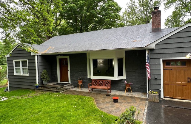 Modern & Spacious 3-Bedroom Home Family-Friendly Fireplace Patio & BBQ