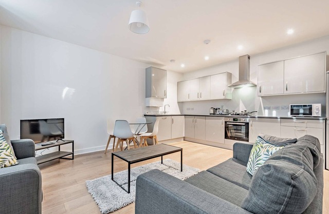 Modern, spacious apartment with free parking