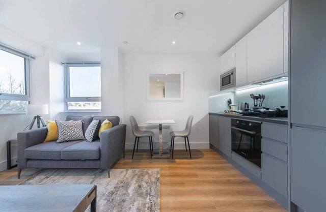 Modern Studio Apartment in East Grinstead