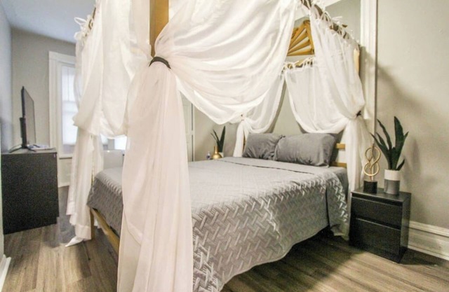 ☆Modern Studio - Downtown Reading! ☆