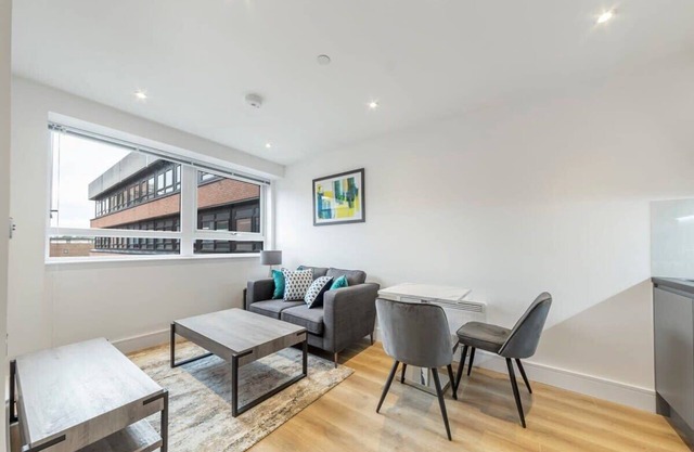 Modern Studio in Central East Grinstead