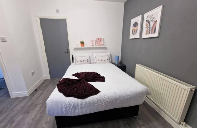 Modern Studio in Central Liverpool - F3*