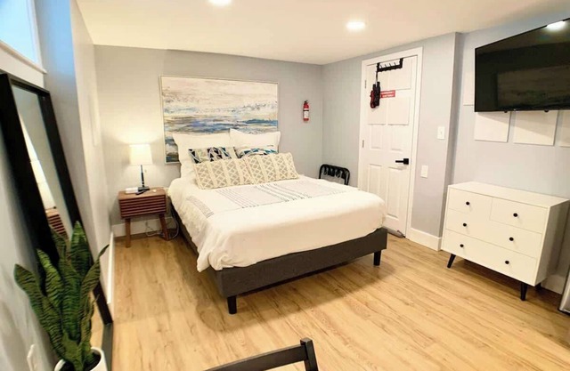 ★Modern Studio-Private Entrance,Washer+Dryer★