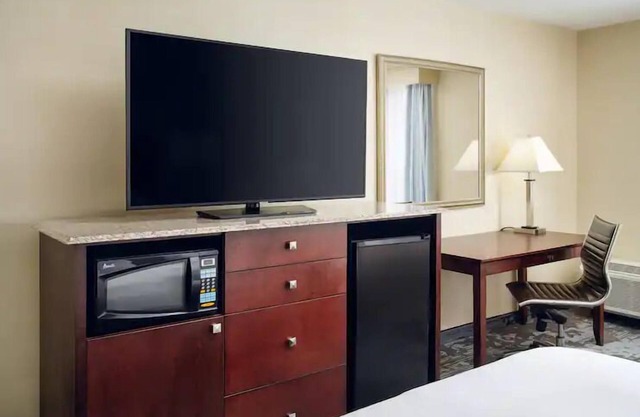 Modern & Stylish:3 Tranquil Units, FREE Parking! Close to Bridge Tar River Trail