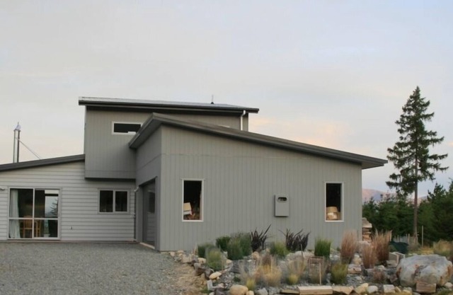 Modern Stylish Alpine Retreat