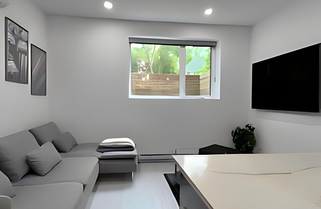 Modern suite close to everything