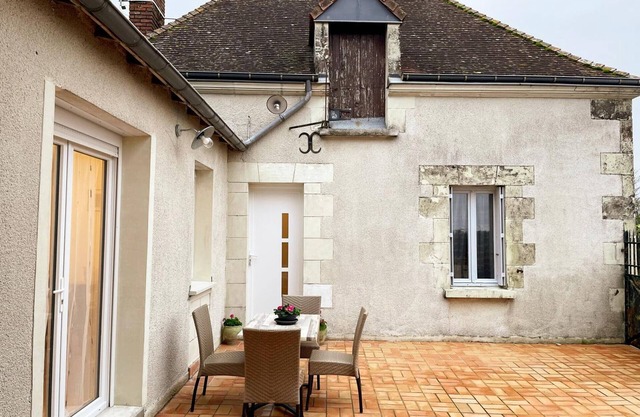 Modern Touraine cottage with wifi and private parking