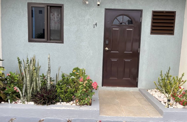 Modern Townhouse with beach/pool access which offers peace, quiet and relaxation