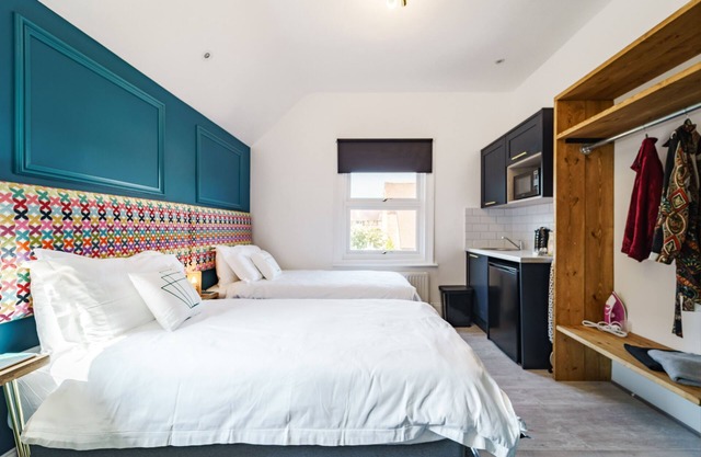 Modern twin studio with kitchenette