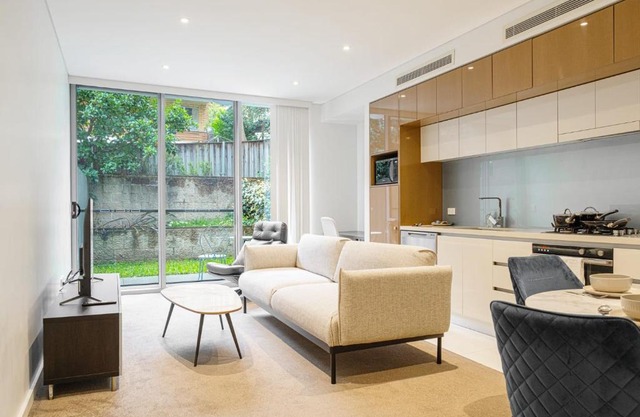 Modern Urban Retreat 1BR Apt near Chatswood