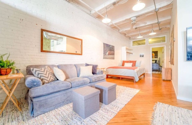 Modern Urban Stay Dtwn Apt