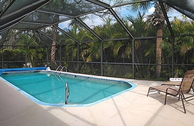 Modern vacation villa, heated pool, quiet location