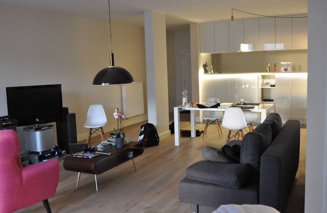 Modern very bright apartment in the city center, free Netflix