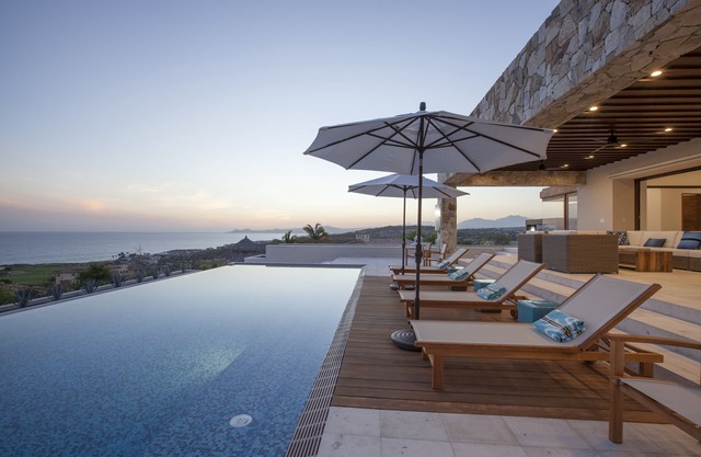 Modern Villa Cabo - Maid, Beach Club, Lap Pool, Gym, AC