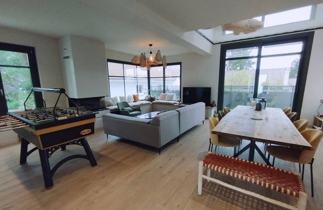 Modern villa for 8 people 1km from the beach and 300m from shops