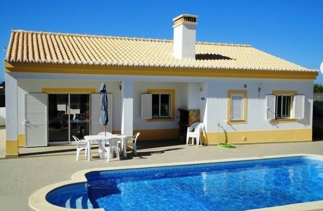 Modern villa, quiet, private pool, close to the sea, in a nature reserve, 6 beds